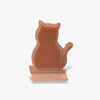 Brosse murale pour chat marron, parfaite pour enlever les poils morts.