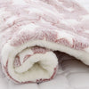 Couverture Apaisante Pour Chat rose avec motifs étoiles, parfaite pour calmer votre compagnon.