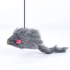 Gros plan sur le jouet souris gris avec oreilles roses – Jouet Souris Pour Chat.