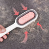 Brosse Pour Poils De Chat absorbant les poils efficacement sur vêtements ou canapés foncés.