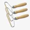 Lot de 3 brosses anti poils de chat avec manche bois et lame cuivre.