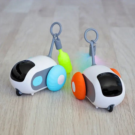 Deux versions du Jouet Souris pour chat TurboMouse (roues bleues et oranges), parfaits pour tous les félins.