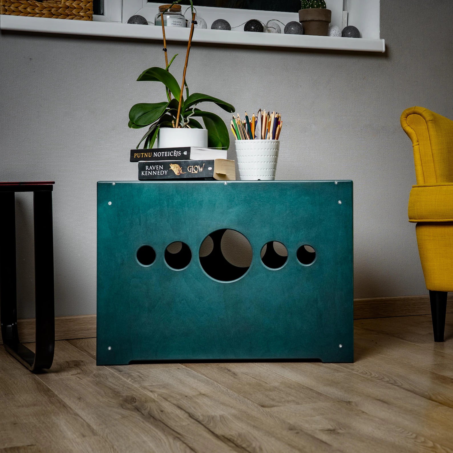 MiaouBench™ – Le meuble cache-litière élégant pour votre chat 🐾