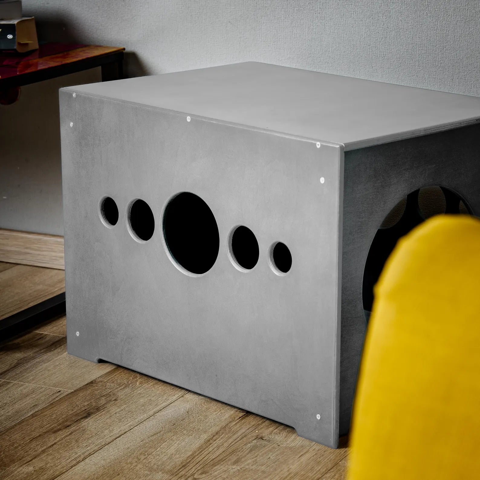 MiaouBench™ – Le meuble cache-litière élégant pour votre chat 🐾